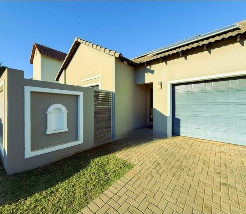 3 Bedroom Property for Sale in Gateway Manor North West